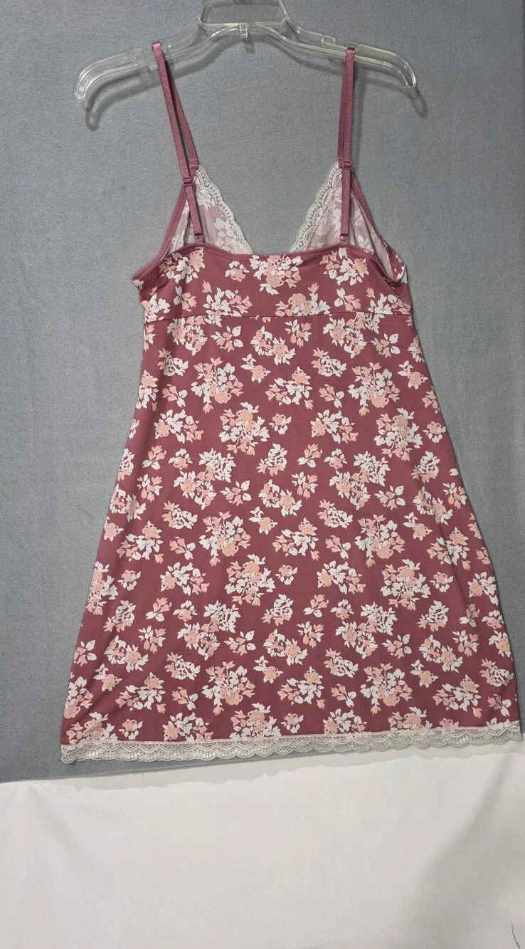 Marilyn Monroe Large Floral Polyester Nightdress with Lace Trim